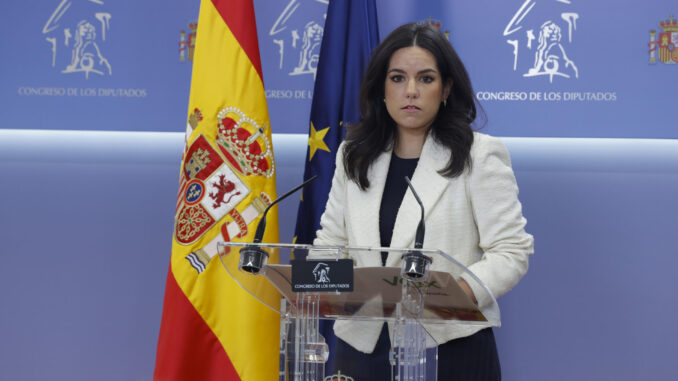 La portavoz de Vox en el Congreso, Pepa Millán, durante la rueda de prensa ofrecida en el marco de la reunión de la Mesa del Congreso, este jueves en el Congreso de los Diputados. EFE/ J.J. Guillén
