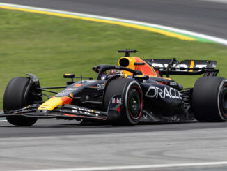 Max Verstappen de Red Bull participa en la primera práctica libre del Gran Premio de Brasil de Fórmula 1, hoy, en el circuito de Interlagos, en Sao Paulo (Brasil). EFE/Isaac Fontana