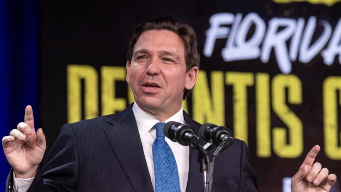 El gobernador de Florida, Ron DeSantis, en una fotografía de archivo. EFE/EPA/CRISTOBAL HERRERA-ULASHKEVICH
