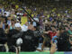 Integrantes de la policía brasileña intentan controlar disturbios entre hinchas de Brasil y de Argentina hoy, en un partido de las eliminatorias para la Copa Mundo de Fútbol de 2026 entre Brasil y Argentina en el estadio Maracaná en Río de Janeiro (Brasil). EFE/ Andre Coelho