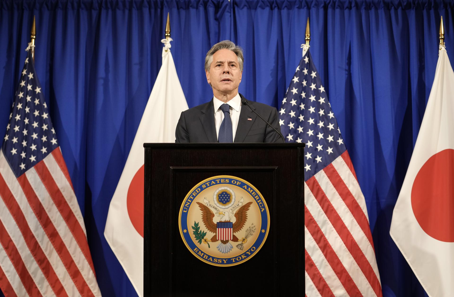 El secretario de Estado de Estados Unidos, Antony Blinken, en una rueda de prensa con motivo de su visita a Tokio para participar en una reunión de cancilleres del G7. EFE/EPA/KIMIMASA MAYAMA
