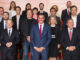 El líder del PSOE y presidente en funciones de España, Pedro Sánchez (c) posa en una foto de familia con el presidente de los Socialistas Europeos Stefan Löfven (d), el canciller alemán Olaf Scholz (i), entre otros responsables políticos socialistas en el Congreso del Partido Socialista Europeo en el Palacio de Congresos de Málaga .EFE/ Jorge Zapata