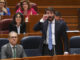 El vicepresidente de la Junta de Castilla y León, Juan García-Gallardo (d), durante su intervención en el pleno en Las Cortes en Valladolid, este miércoles, en el momento en el que niega que haber simulado una "felación" como le ha acusado el PSOE y en cambio ha defendido que se trataba de una mueca "de llorar" porque "son unos llorones. EFE/ R. García