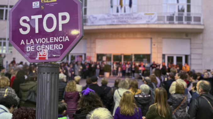 Imagen de archivo de una concentración contra la violencia machista. EFE/ José Manuel Pedrosa

