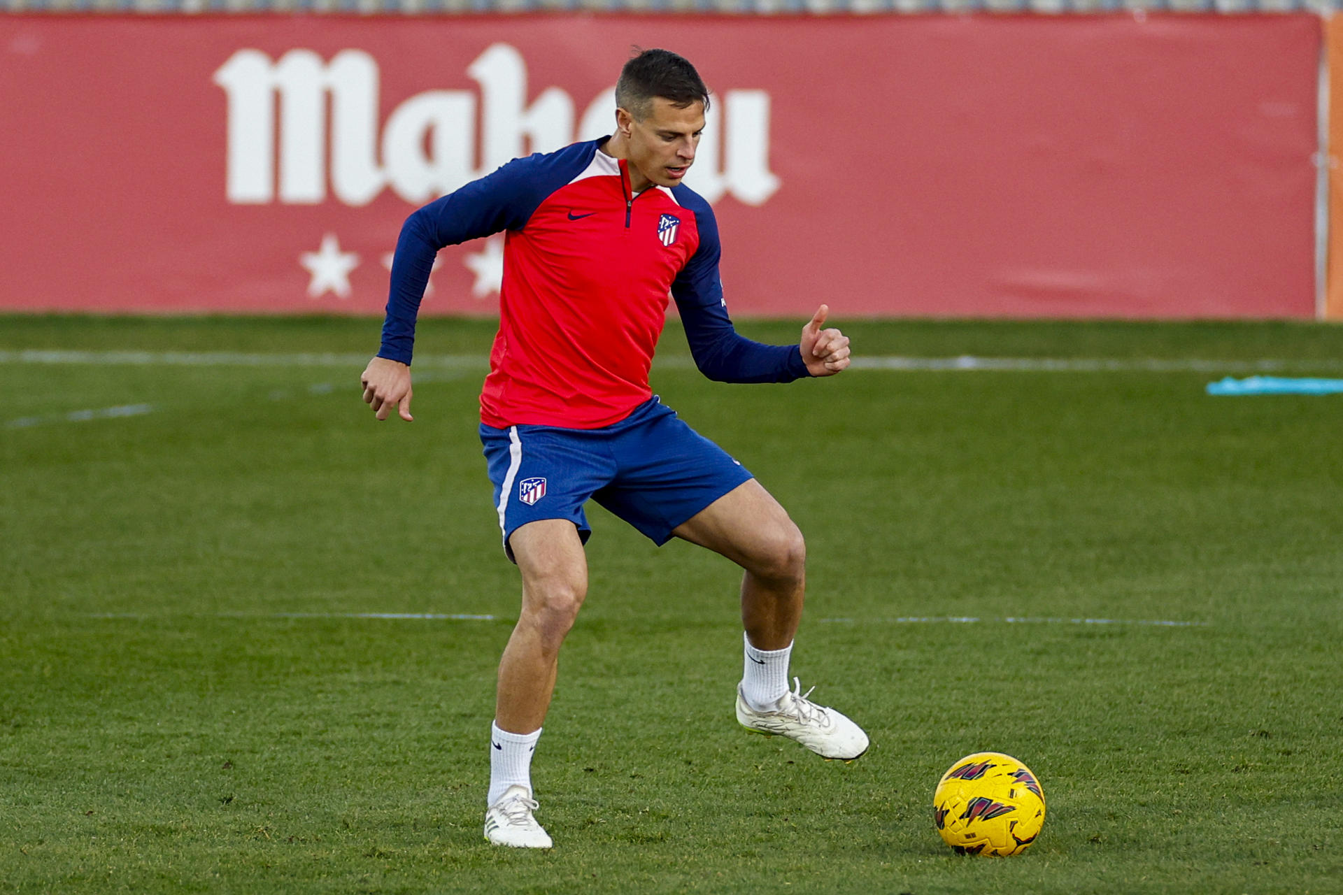 Azpilicueta, en el entrenamiento. EFE/ Rodrigo Jiménez
