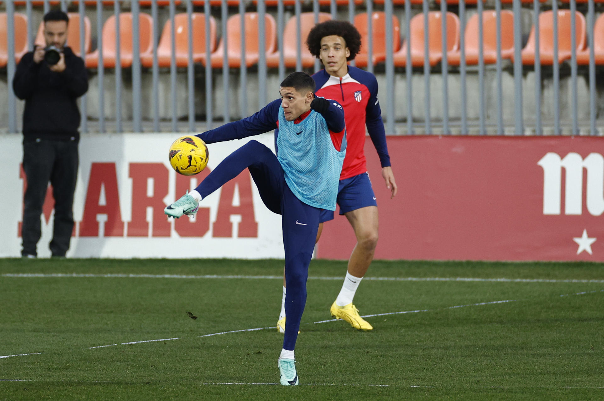 Nahuel Molina, en un momento del entrenamiento. EFE/ Rodrigo Jimenez
