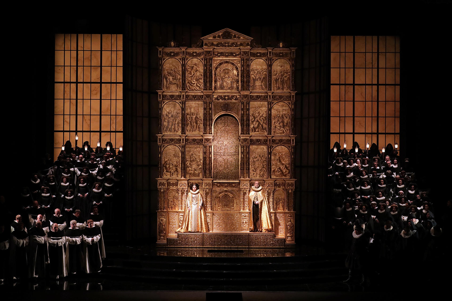 Escena del "Don Carlos" de Giuseppe Verdi con el que el director español Lluis Pasqual inaugurará el 7 de diciembre la nueva temporada de La Scala de Milán, inspirada en la colegiata de la ciudad castellana de Toro y en la corte de Felipe II.EFE/Teatro alla Scala de Milán SOLO USO EDITORIAL/SOLO DISPONIBLE PARA ILUSTRAR LA NOTICIA QUE ACOMPAÑA (CRÉDITO OBLIGATORIO)
