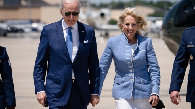 El presidente de de EE.UU., Joe Biden, y la primera dama, Jill Biden, en una fotografía de archivo. EFE/EPA/Erin Schaff / POOL
