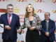 José Manuel Rodríguez Uribes, que toma posesión como presidente del Consejo Superior de Deportes (CSD), este jueves en Madrid, felicitado por la ministra de Educación, Pilar Alegría. EFE/JJ Guillén