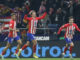 El delantero francés del Atlético de Madrid Antoine Griezmann (c) celebra su segundo gol, tercero del equipo, durante el encuentro correspondiente a la jornada 18 en Primera División que disputan hoy martes Atlético de Madrid y Getafe CF en el estadio Metropolitano de Madrid. EFE/Juanjo Martín.