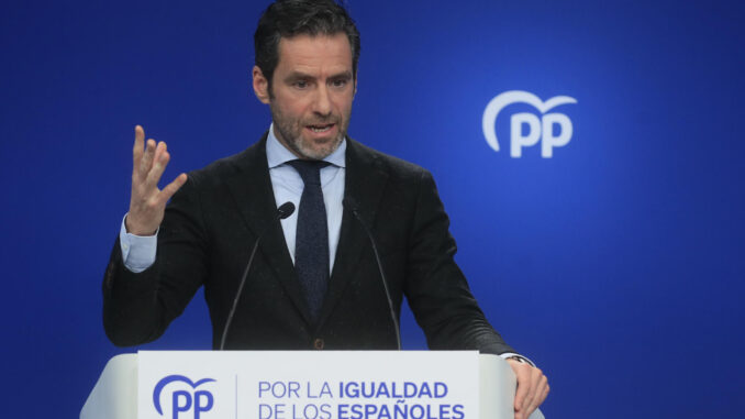 El portavoz del PP, Borja Sémper, durante la rueda de prensa posterior a la reunión del Comité de Dirección del Partido Popular, este lunes. EFE/Fernando Alvarado
