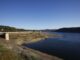 En la imagen de archivo, el embalse de San Rafael de Navallana con bajo nivel de agua embalsada por la falta de lluvias. EFE/ Salas