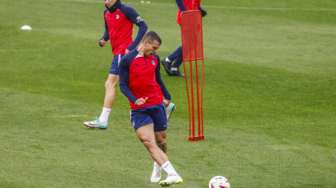 Azpilicueta, en una foto de archivo durante un entrenamiento del Atlético de Madrid. EFE/ Aitor Martín
