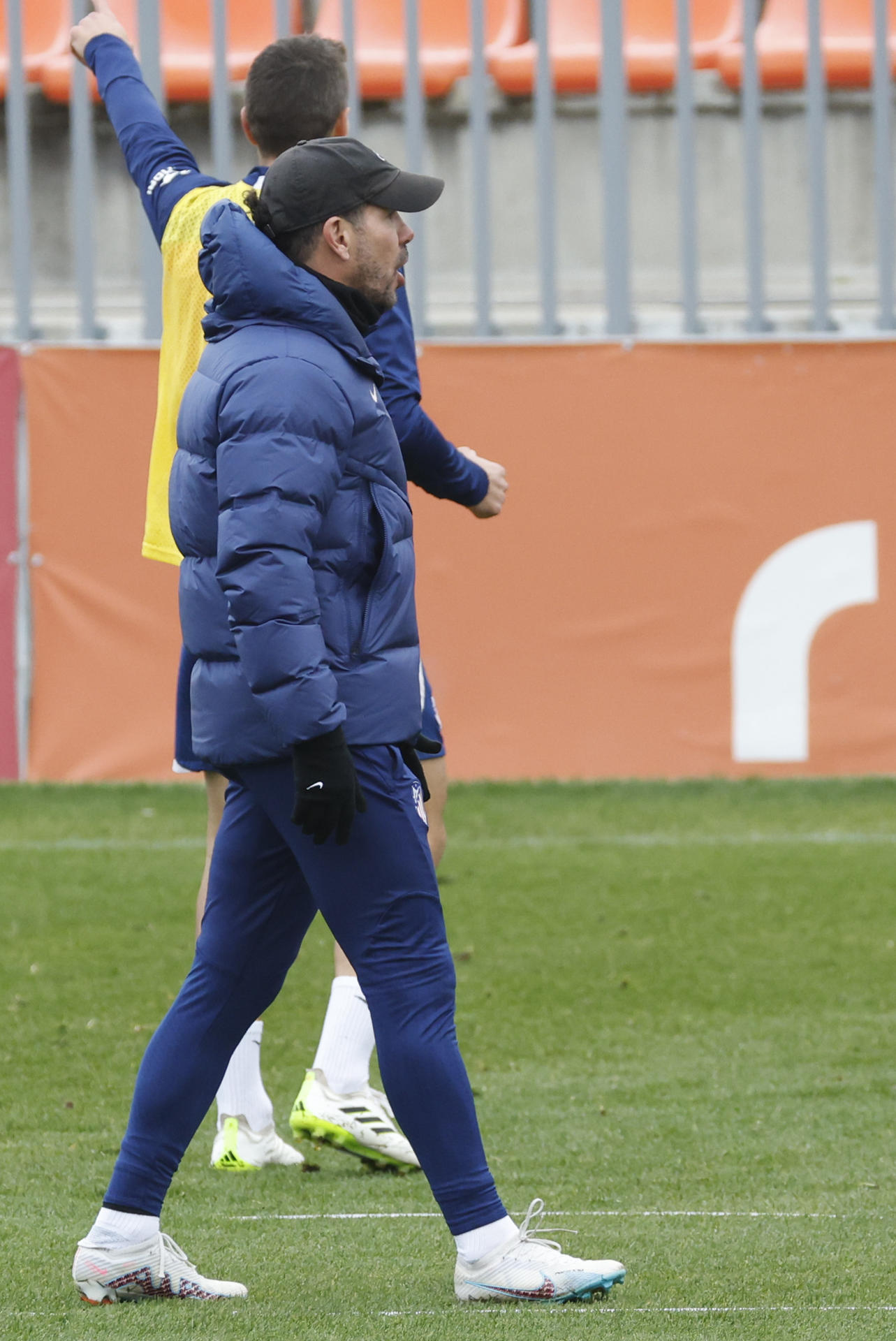 Simeone, durante el entrenamiento de este sábado. EFE/Zipi Aragón
