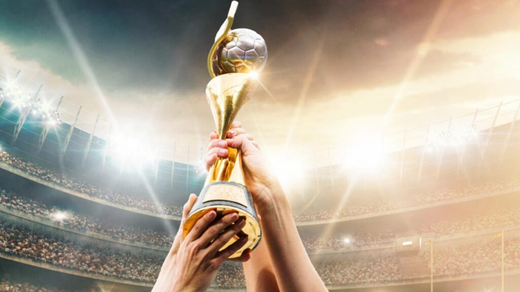 La Comunidad de Madrid exhibe las Copas del Mundial Femenino de Fútbol y la UEFA Nations League en la Real Casa de Correos