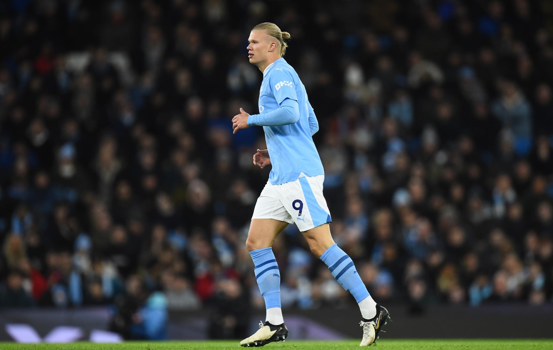 El jugador noruego del Manchester City Erling Haaland durante el partido de la Premier League que han jugado Manchester City y Burnley FC, en Manchester, Reino Unido. EFE/EPA/PETER POWELL
