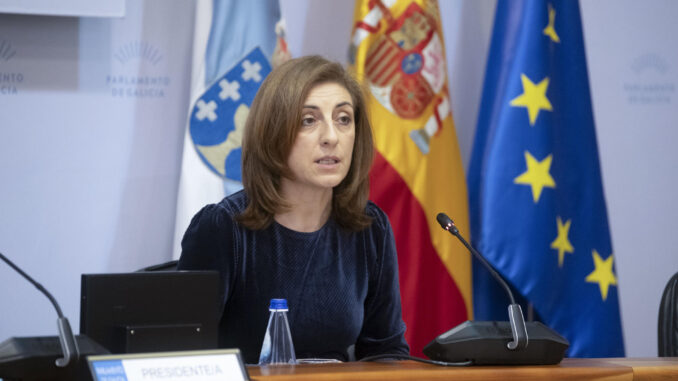 La vicepresidenta segunda y conselleira de Medio Ambiente, Ángeles Vázquez, acudirá este viernes a la diputación permanente del Paramento para informar sobre la llegada de pélets a la costa gallega debido a la pérdida de carga del buque Toconao en Portugal. EFE/Xurxo Martínez
