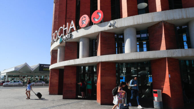 Entrada de la Estación de Madrid-Puerta de Atocha-Almudena Grandes en Madrid. EFE/ Fernando Alvarado
