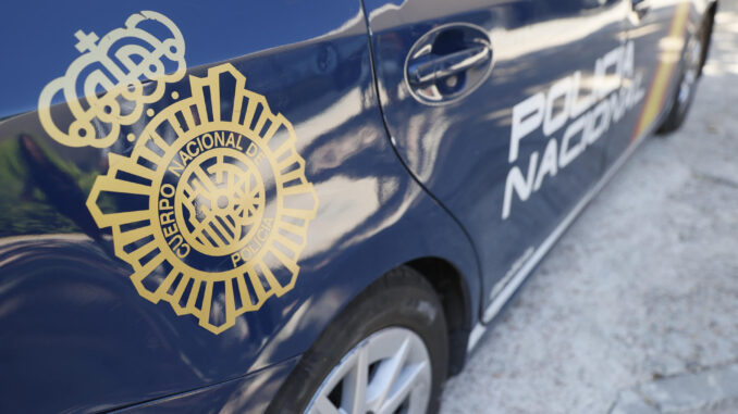 Imagen de archivo de un coche de la Policía Nacional. EFE/Mariscal
