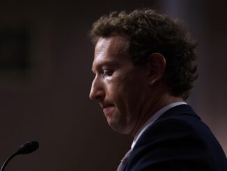 Mark Zuckerberg, director ejecutivo de Meta, llega ante una audiencia del Comité Judicial del Senado, este 31 de enero de 2024.  EFE/EPA/Will Oliver