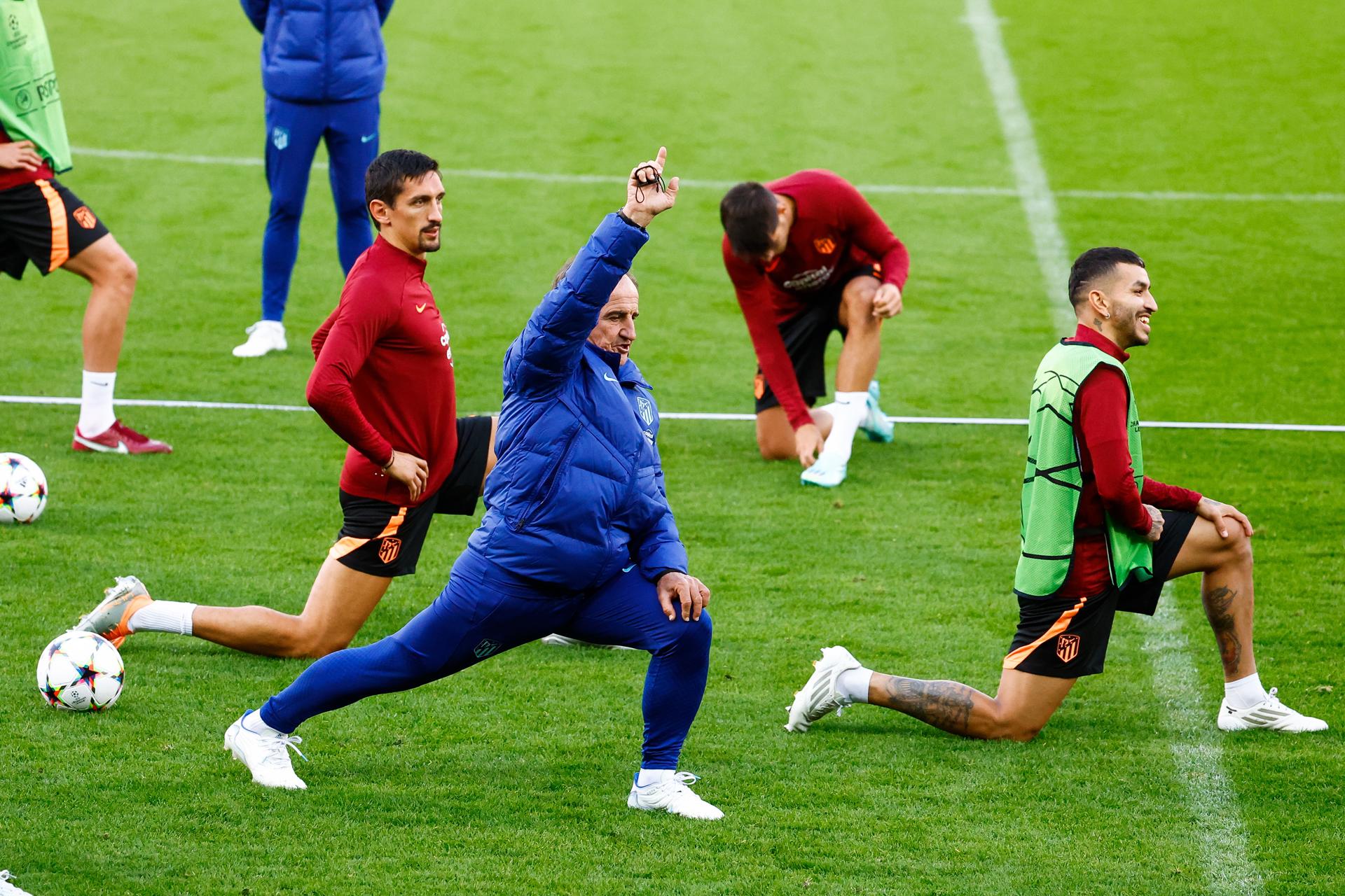 Óscar Ortega, en una foto de archivo durante un entrenamiento del Atlético. EFE/EPA/STEPHANIE LECOCQ
