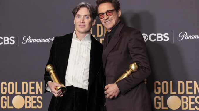 Los actores Cillian Murphy y Robert Downey Jr., ganadores de los Globos de Oro por sus actuaciones en 'Oppenheimer'. EFE/EPA/ALLISON DINNER
