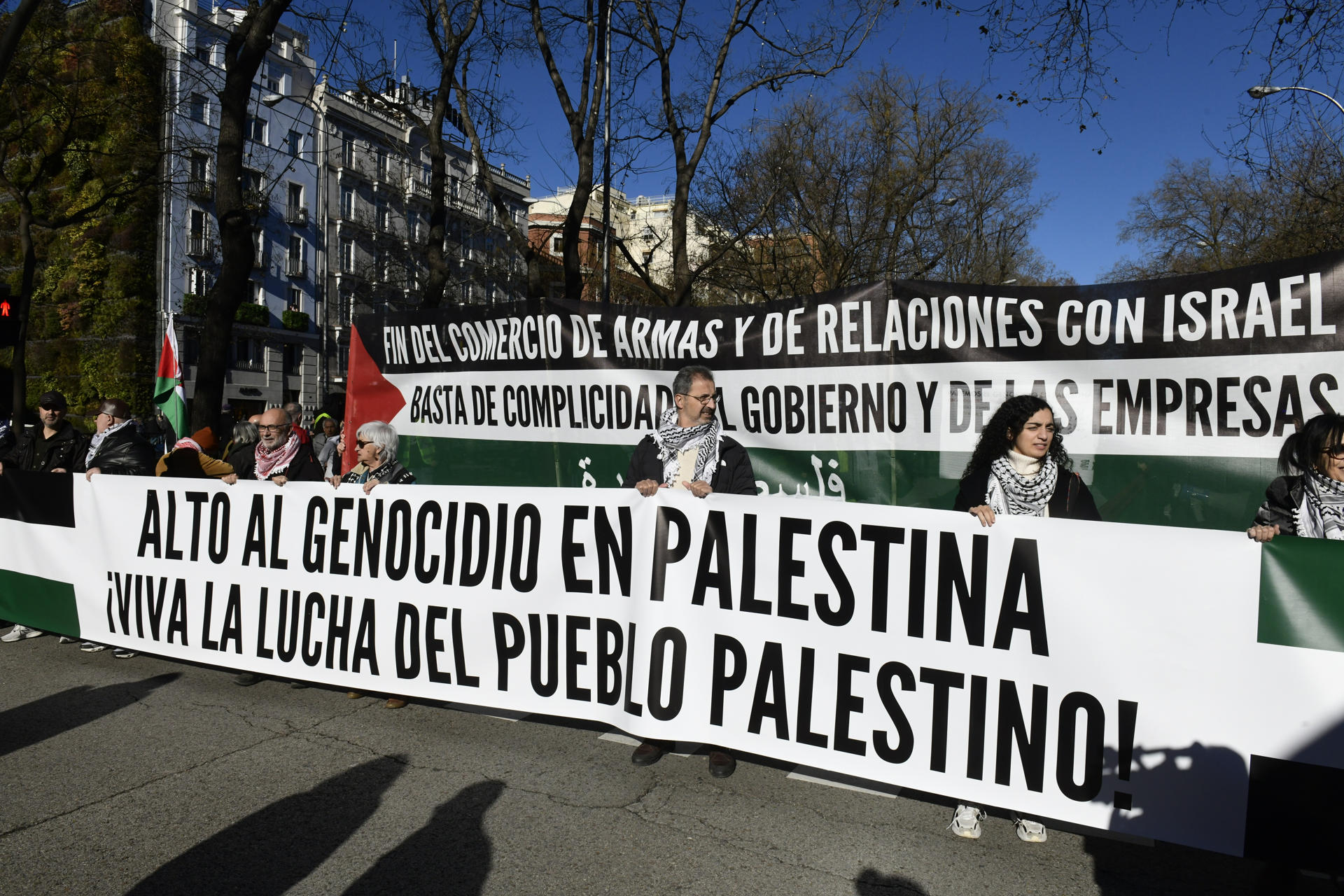 Manifestación este sábado en Madrid convocada por Red Solidaria contra la Ocupación de Palestina (RESCOP). EFE/ Víctor Lerena
