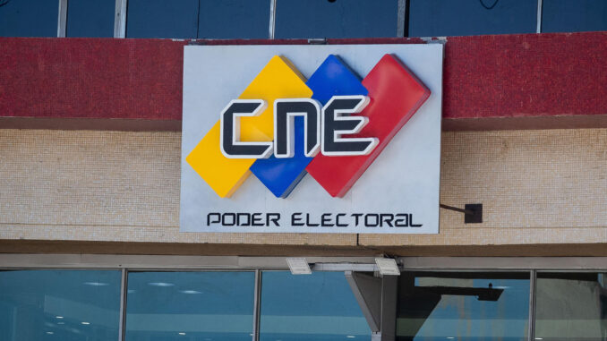 Fotografía de un aviso del Consejo Nacional Electoral (CNE) en su sede, el 29 de enero de 2024, en Caracas (Venezuela). EFE/ Rayner Peña R.
