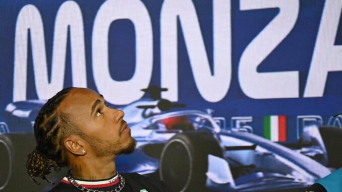 El piloto Lewis Hamilton durante una rueda de prensa en Monza. EFE/EPA/Daniel Dal Zennaro
