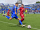 El delantero inglés del Getafe Mason Greenwood (i) se dispone a chutar el balón ante Jose Manuel Arnaiz , centrocampista de Osasuna durante el partido de la jornada 5 de LaLiga EA Sports contra Osasuna, en el Coliseum Alfonso Pérez de Getafeen foto de archivo de Fernando Alvarado . EFE