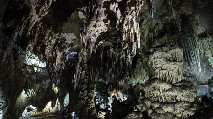 En la imagen de archivo, vista de la Cueva de Nerja. EFE/Jorge Zapata
