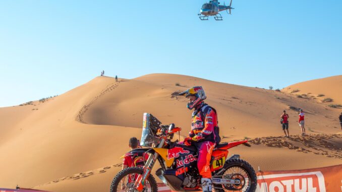 El argentino Kevin Benavides, de KTM, durante el rally 2024. EFE/EPA/Gerard Laurenssen
