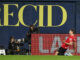 El delantero del Mallorca Javi Llabrés celebra tras marcar el gol del empate 1-1 durante el partido de la jornada 21 de Liga que disputaronel Villarreal y el Mallorca en el estadio La Cerámica de Villarreal. EFE/ Andreu Esteban