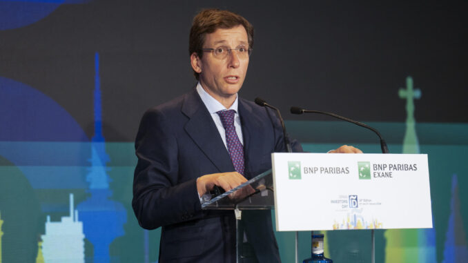 El alcalde de Madrid, José Luis Martínez Almeida, interviene en la inauguración la décimo cuarta edición del foro Spain Investors DaySpain Investors Day este miércoles en Madrid. EFE/ Fernando Villar
