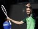 El ruso Daniil Medvedev de Rusia celebra tras derrotar al portugues Nuno Borges durante el partido de cuarta ronda masculina del Abierto de Australia en Melbourne. EFE/EPA/MAST IRHAM