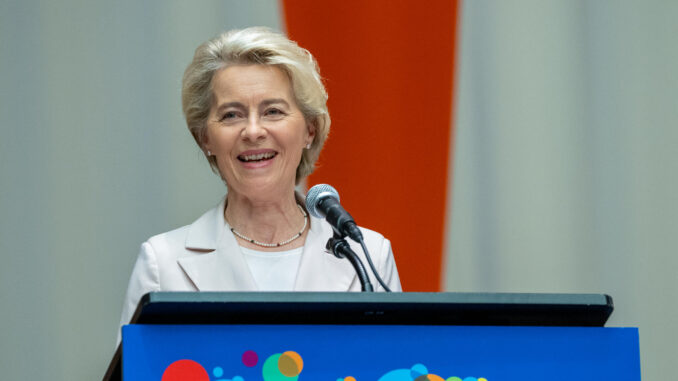 Foto archivo. Presidenta de la Comisión Europea, Ursula Von der Leyen, EFE/ Ángel Colmenares
