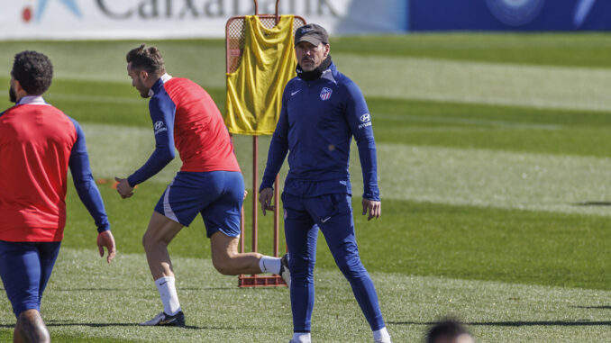 Simeone, durante el entrenamiento de este miércoles. EFE/ Rodrigo Jiménez
