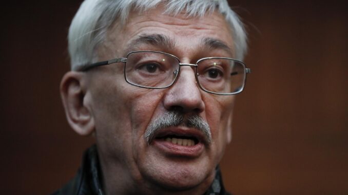 Foto de archivo de Oleg Orlov, uno de los dirigentes de la organización de derechos humanos Memorial EFE/EPA/YURI KOCHETKOV
