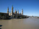 Vista general de la crecida del río Ebro a su paso por Zaragoza, este miércoles. El Gobierno regional ha dispuesto un operativo especial ate esta situación. EFE/Javier Cebollada