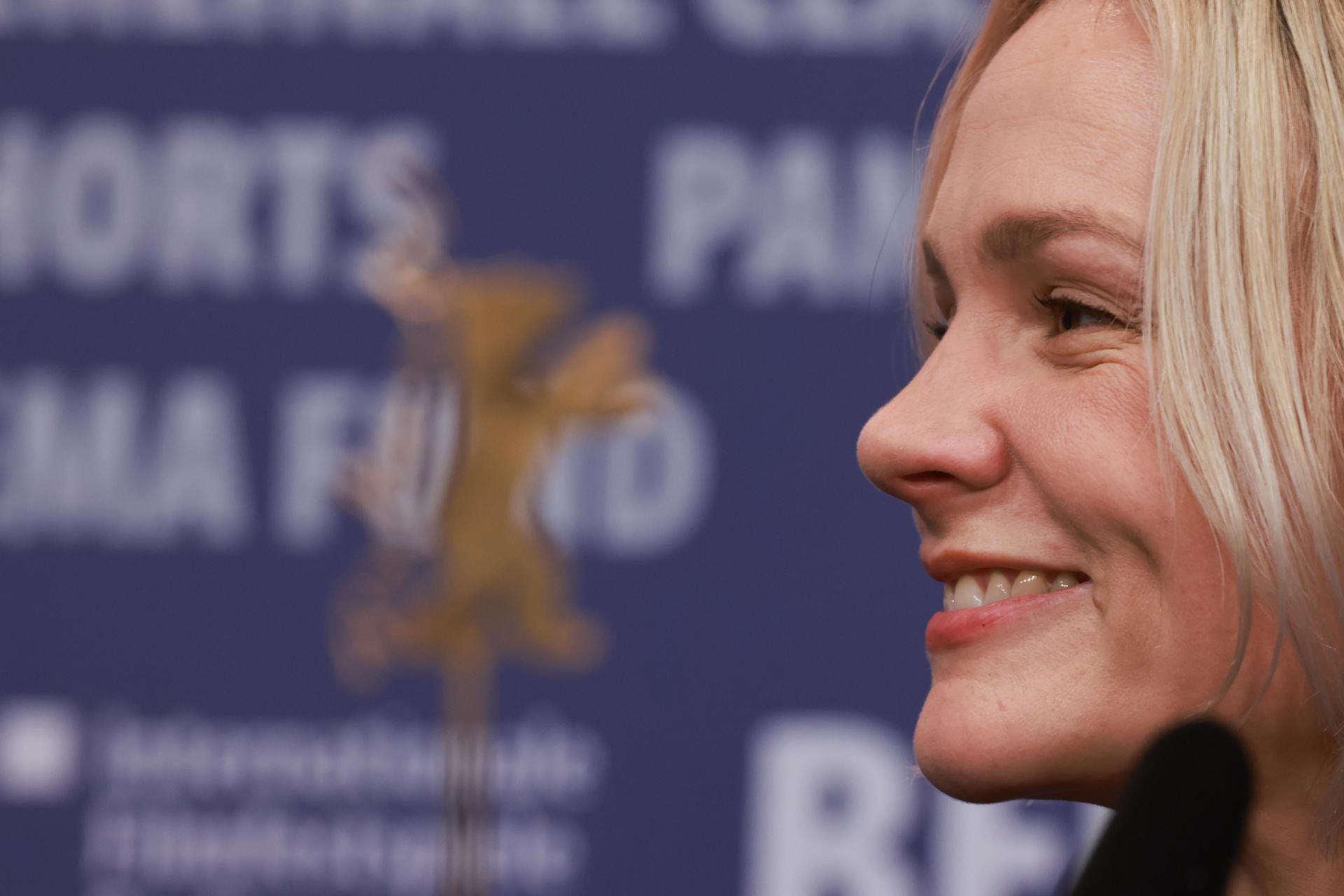 Carey Mulligan asiste a la conferencia de prensa 'Spaceman' durante el 74º Festival Internacional de Cine de Berlín 'Berlinale' en Berlín, Alemania, 21 de febrero de 2024. (Cine, Alemania) EFE/EPA/CLEMENS BILAN
