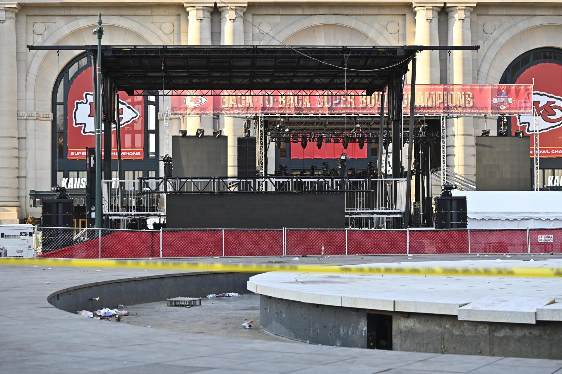 Vista de la estación central de ferrocarriles Union Station después de un tiroteo en el desfile de celebración del Super Bowl de los Kansas City Chief, en el centro de Kansas City, Misuri (EE.UU.), este 14 de febrero de 2024. EFE/EPA/Dave Kaup
