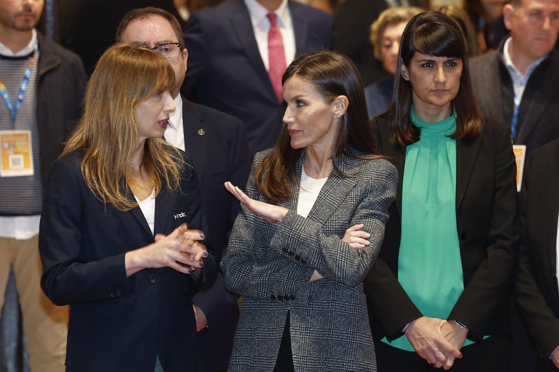 La reina Letizia (c), preside el acto por el Día Internacional de Internet Segura, este martes en Madrid. EFE/ JJ Guillén
