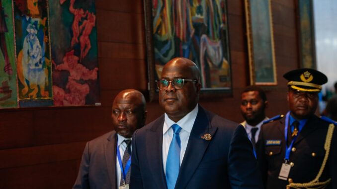 El presidente de la República Democrática del Congo (RDC), Félix Tshisekedi (C). EFE/EPA/MINASSE WONDU HAILU
