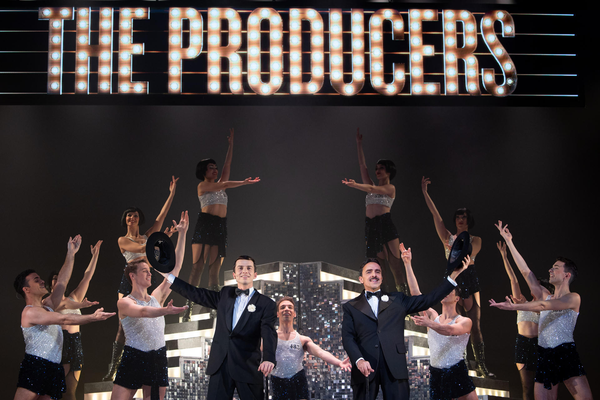 Un momento del pase gráfico del musical 'The Producers', este jueves en el Teatro Alcalá de Madrid. EFE/ Daniel González
