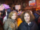 Las feministas españolas Rosa María Rodríguez Magda (izquierda) y Mimunt Hamido Yahia en la manifestación celebrada este viernes en Estambul con motivo de la celebración del Día de la Mujer. EFE/ Ilya U. Topper