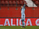 El delantero de Osasuna José Arnáiz celebra su gol contra el Almería, durante el partido de LaLiga de la jornada 30 disputado en el Power Horse Stadium de Almería. EFE / Carlos Barba