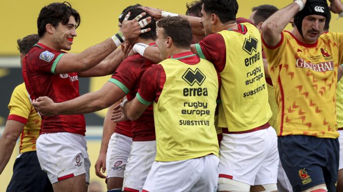 Los jugadores de Portugal celebran la victoria ante España tras la semifinal del Rugby Europe Championship 2024 disputado en Lisboa, Portugal. EFE/EPA/FILIPE AMORIM
