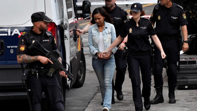 Foto de archivo de Ana Julia Quezada, autora confesa de la muerte del niño Gabriel Cruz, cuando era trasladada a la Audiencia Provincial de Almería para el juicio por la muerte del pequeño. EFE/Carlos Barba
