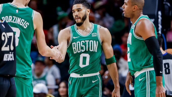 Fotografía de archivo de jugadores de los Boston Celtics. EFE/EPA/ERIK S. LESSER SHUTTERSTOCK OUT
