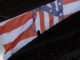 Una bandera del Atlético de Madrid es vista antes del partido de la jornada 27 de LaLiga EA Sports entre el Atlético de Madrid y el Betis, este domingo en el estadio Cívitas Metropolitano en Madrid.- EFE/ Mariscal